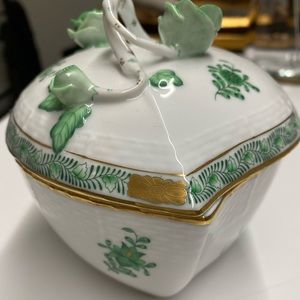 HEREND Heart Bonbon trinket box with Rose